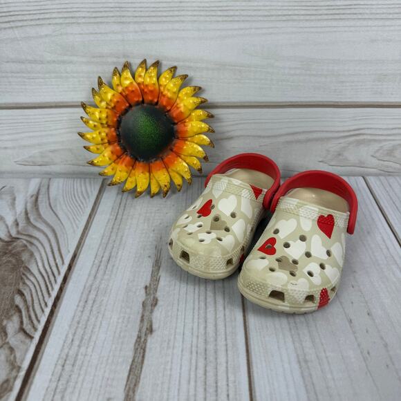 crocs toddler classic heart print sandals 9C - Picture 1 of 5